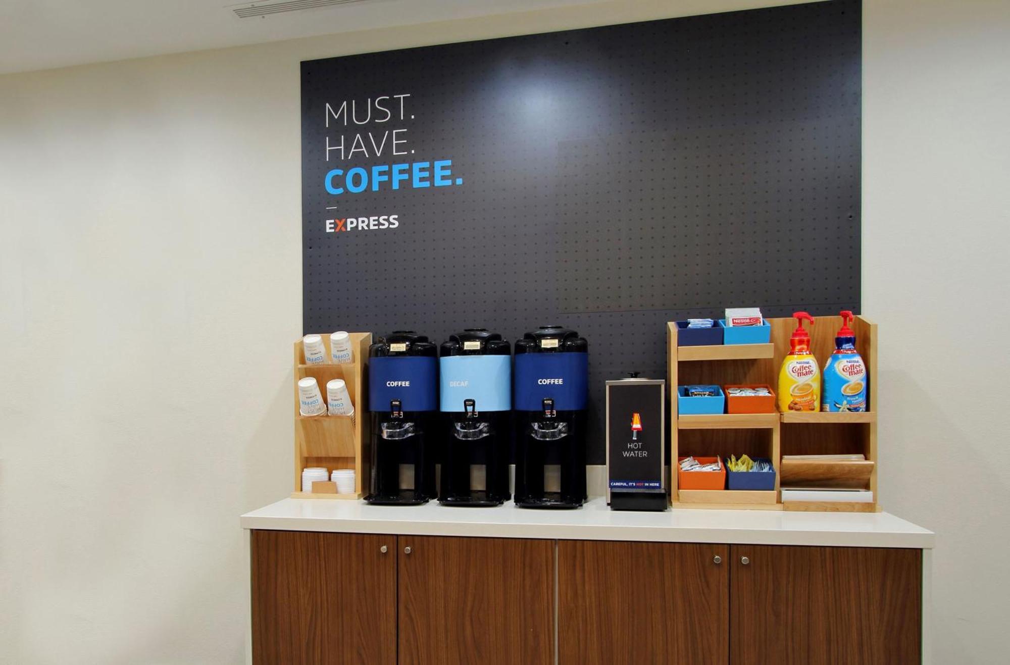 Holiday Inn Express & Suites Kansas City Airport By Ihg Zewnętrze zdjęcie