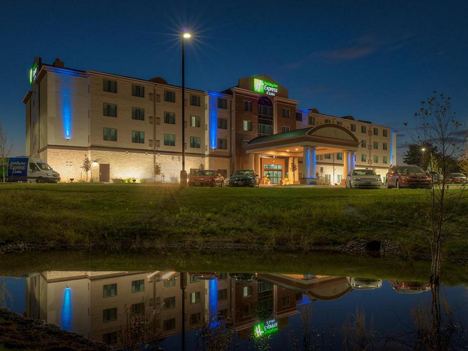 Holiday Inn Express & Suites Kansas City Airport By Ihg Zewnętrze zdjęcie