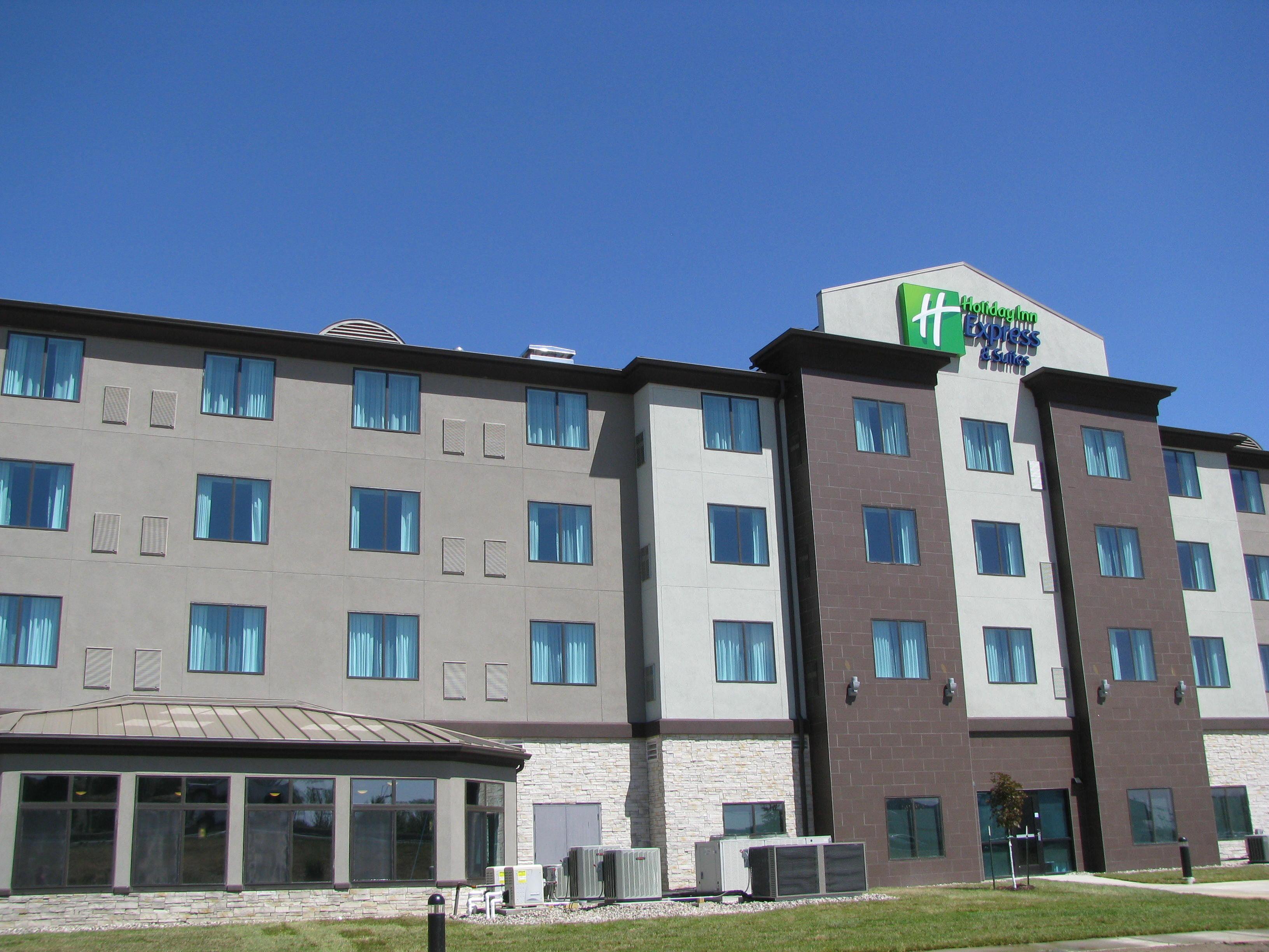 Holiday Inn Express & Suites Kansas City Airport By Ihg Zewnętrze zdjęcie
