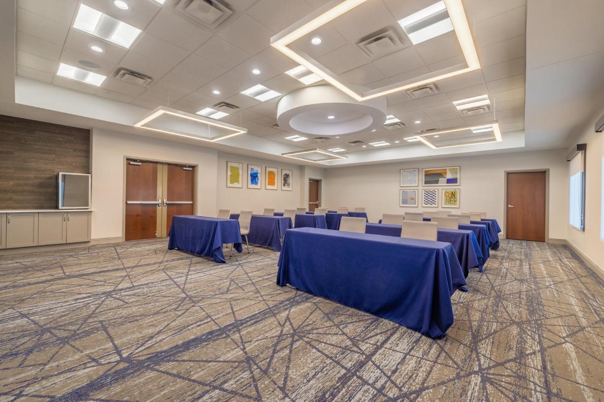 Holiday Inn Express & Suites Kansas City Airport By Ihg Zewnętrze zdjęcie