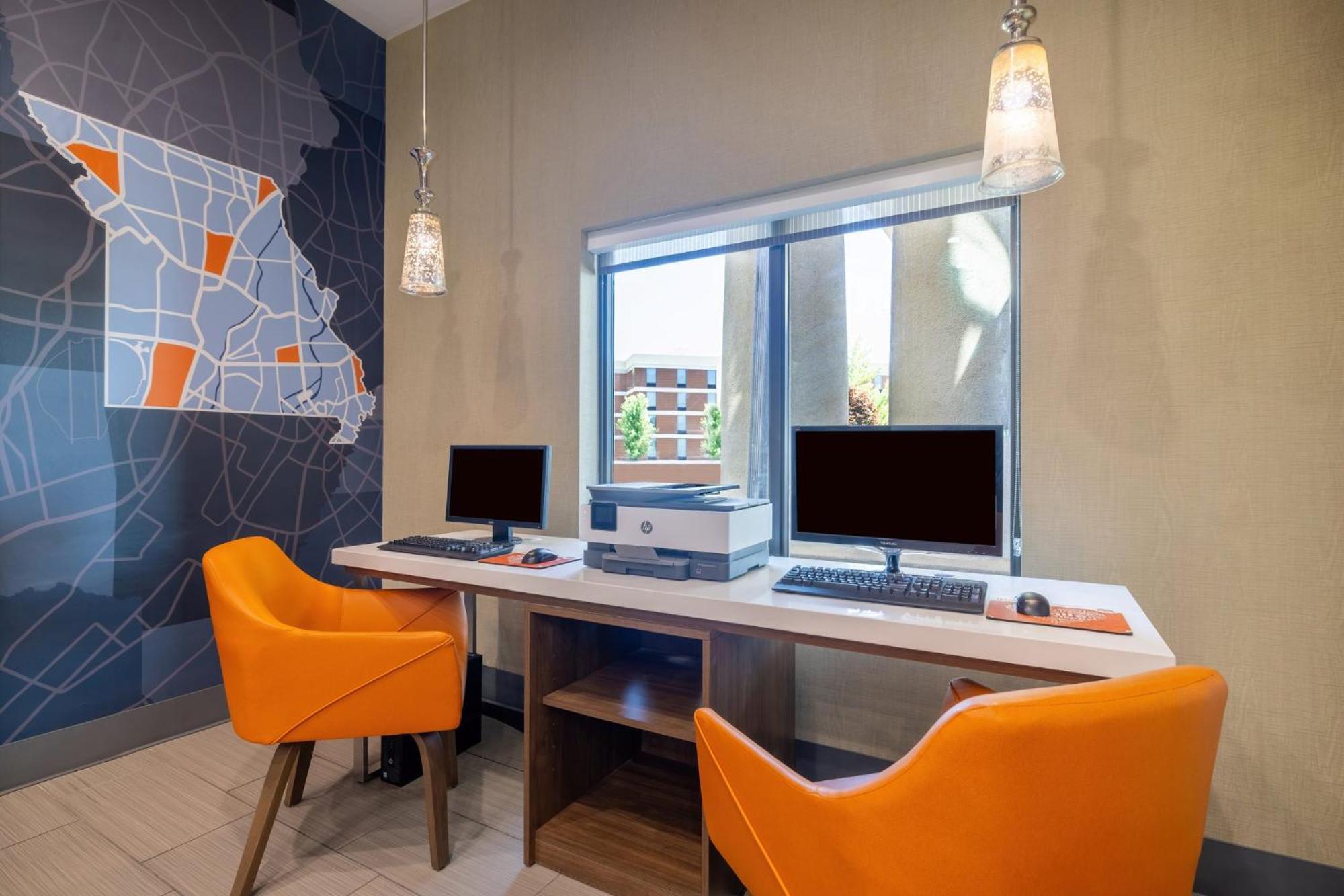 Holiday Inn Express & Suites Kansas City Airport By Ihg Zewnętrze zdjęcie