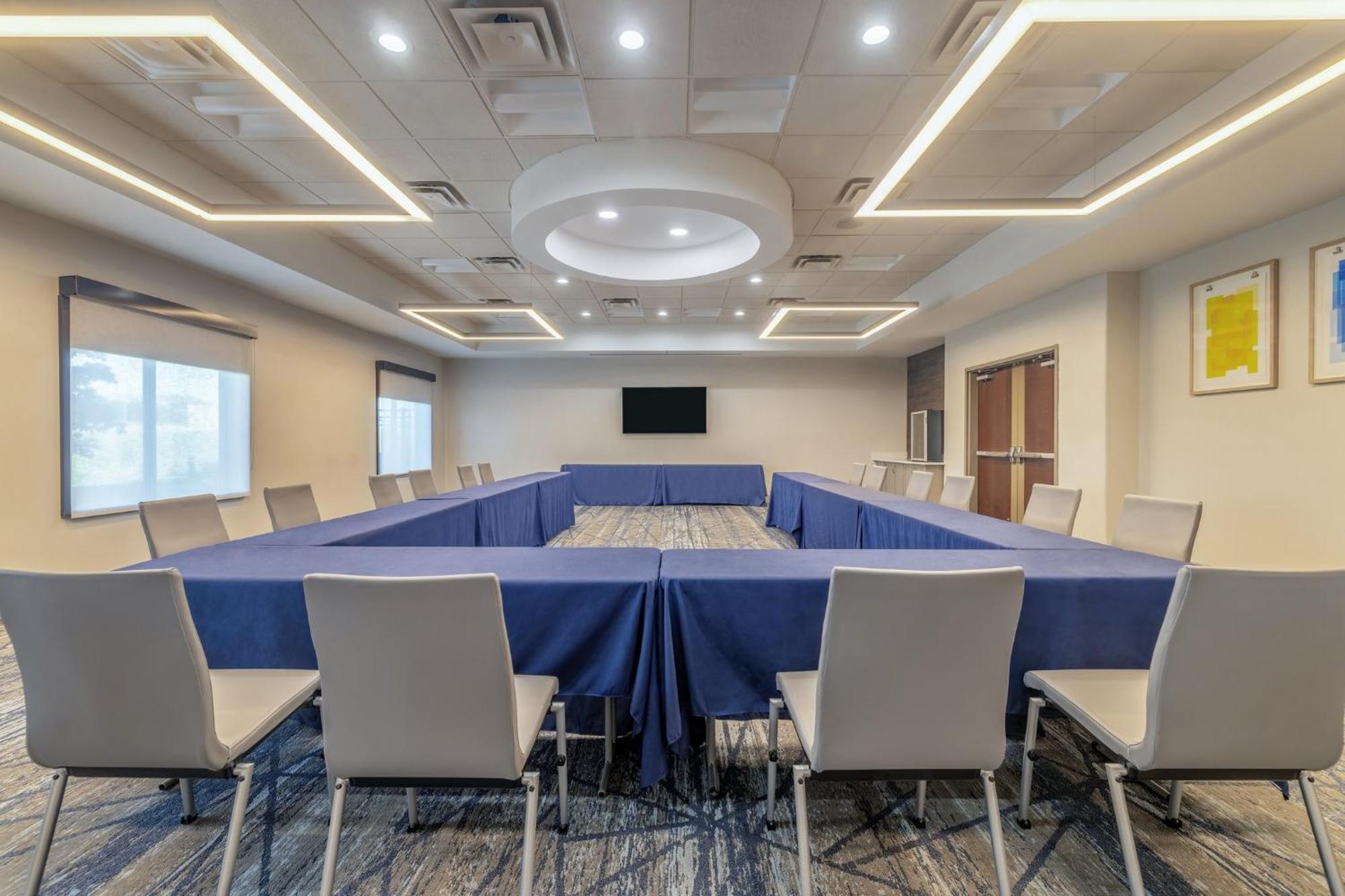 Holiday Inn Express & Suites Kansas City Airport By Ihg Zewnętrze zdjęcie