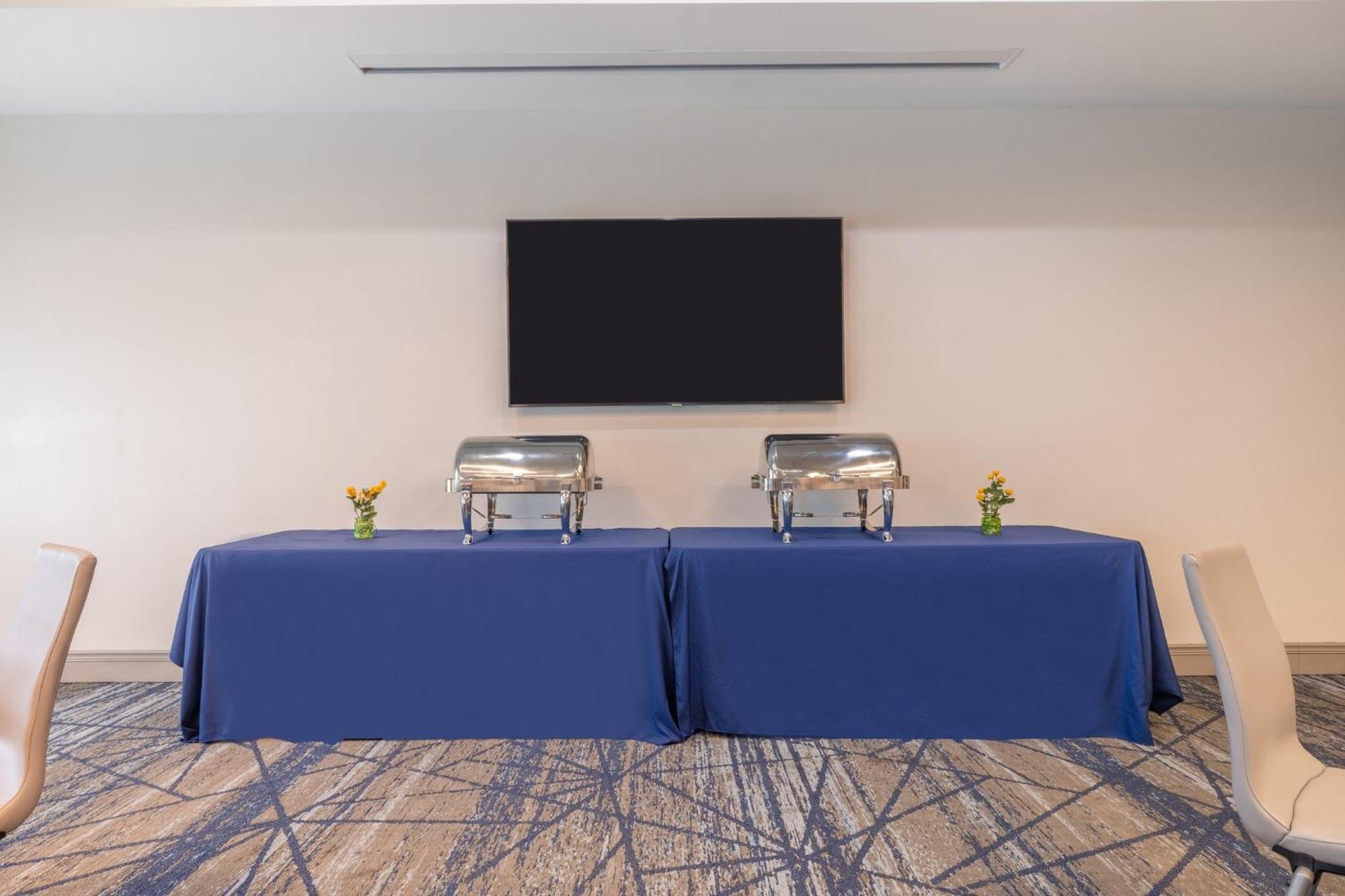 Holiday Inn Express & Suites Kansas City Airport By Ihg Zewnętrze zdjęcie