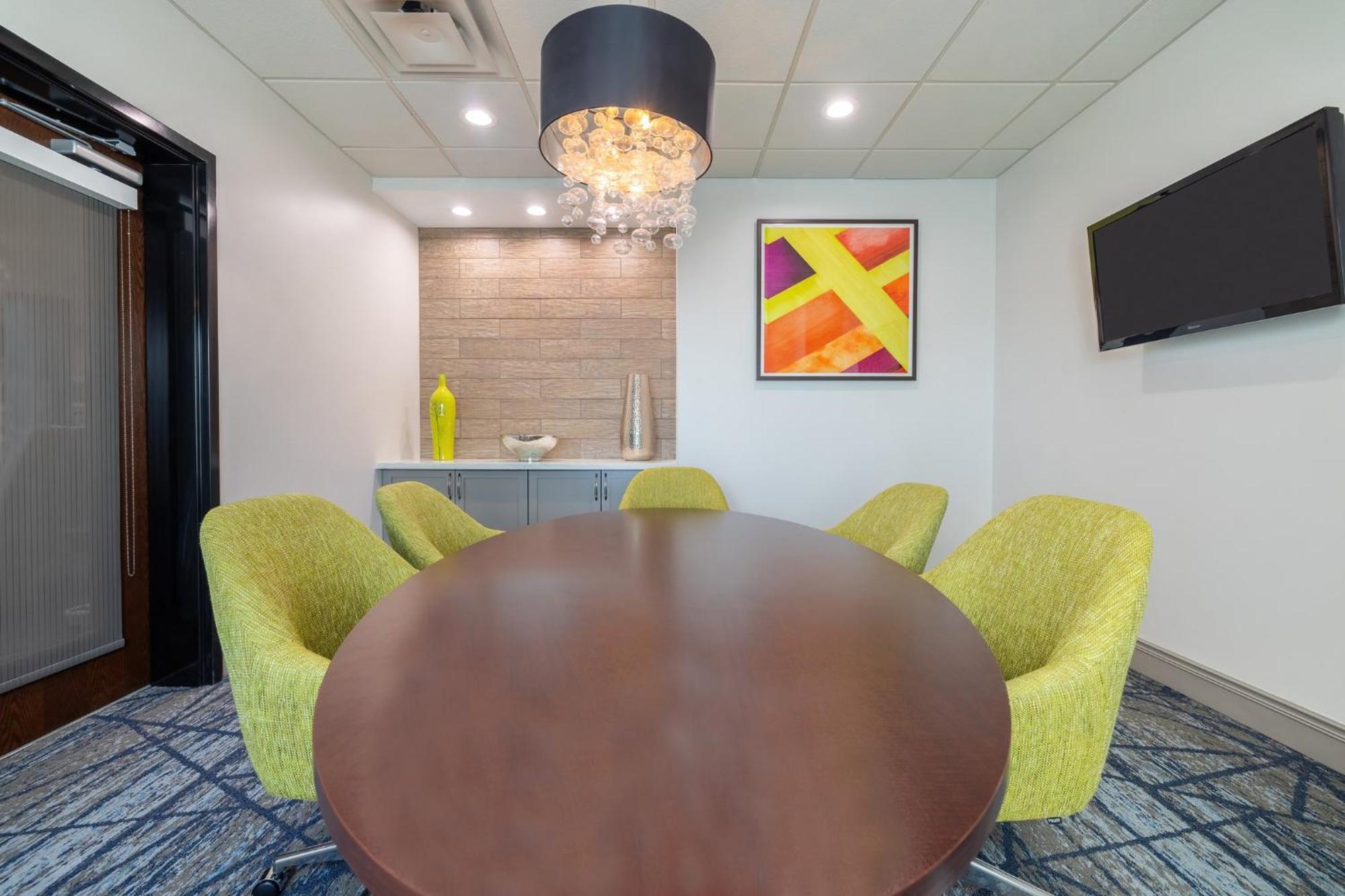 Holiday Inn Express & Suites Kansas City Airport By Ihg Zewnętrze zdjęcie