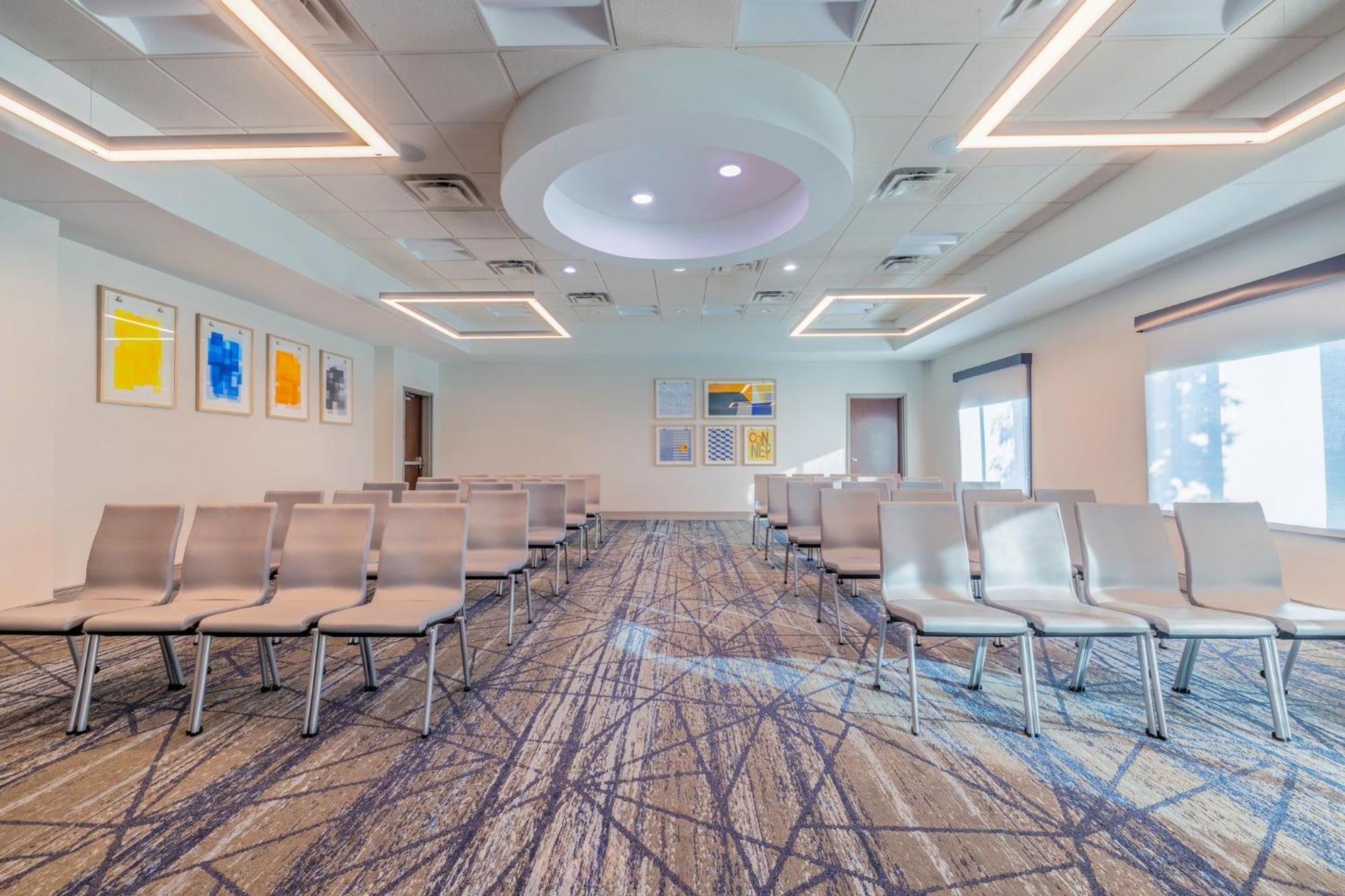Holiday Inn Express & Suites Kansas City Airport By Ihg Zewnętrze zdjęcie