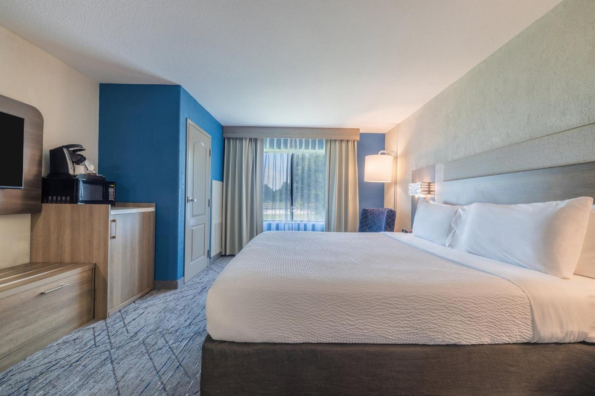Holiday Inn Express & Suites Kansas City Airport By Ihg Zewnętrze zdjęcie