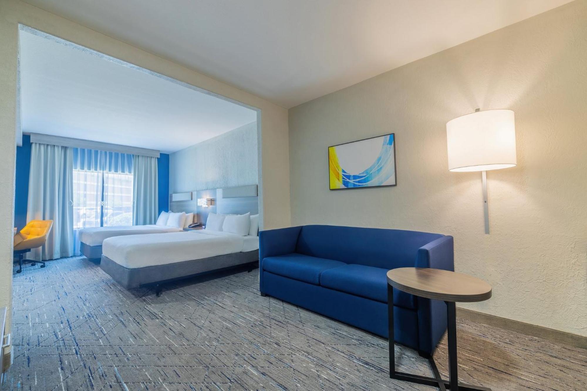 Holiday Inn Express & Suites Kansas City Airport By Ihg Zewnętrze zdjęcie