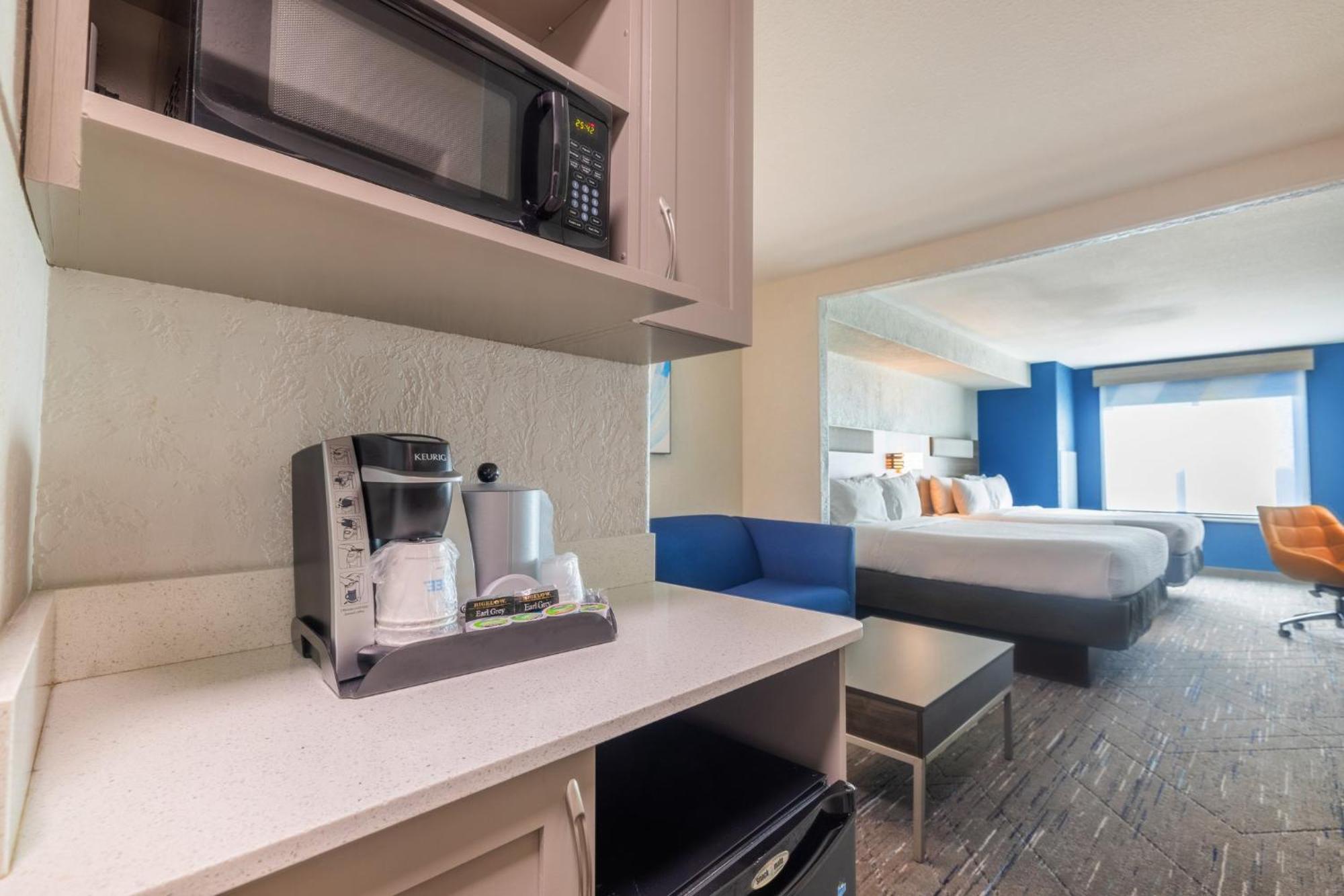 Holiday Inn Express & Suites Kansas City Airport By Ihg Zewnętrze zdjęcie