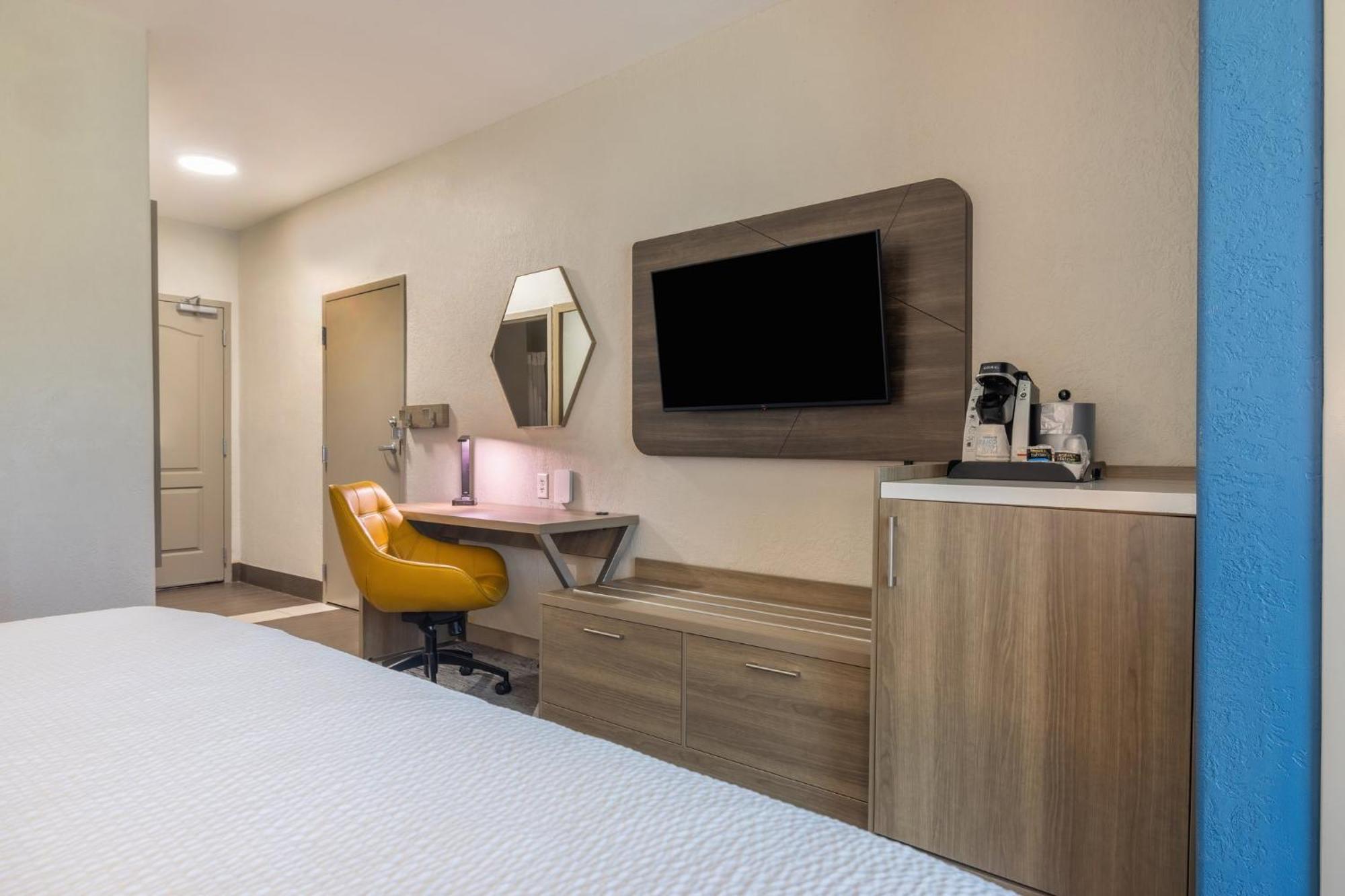 Holiday Inn Express & Suites Kansas City Airport By Ihg Zewnętrze zdjęcie