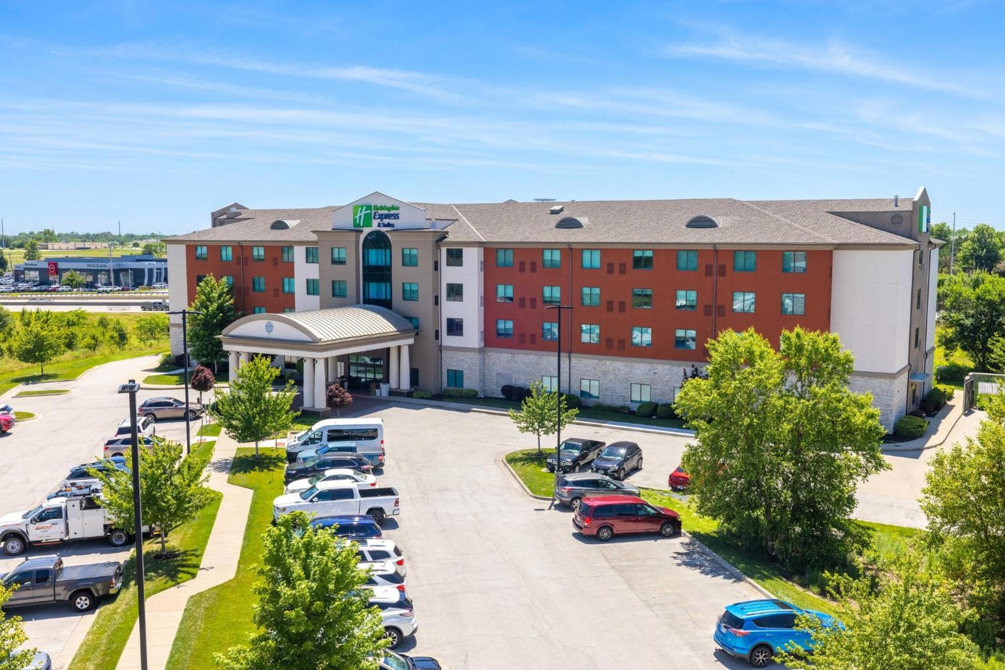Holiday Inn Express & Suites Kansas City Airport By Ihg Zewnętrze zdjęcie