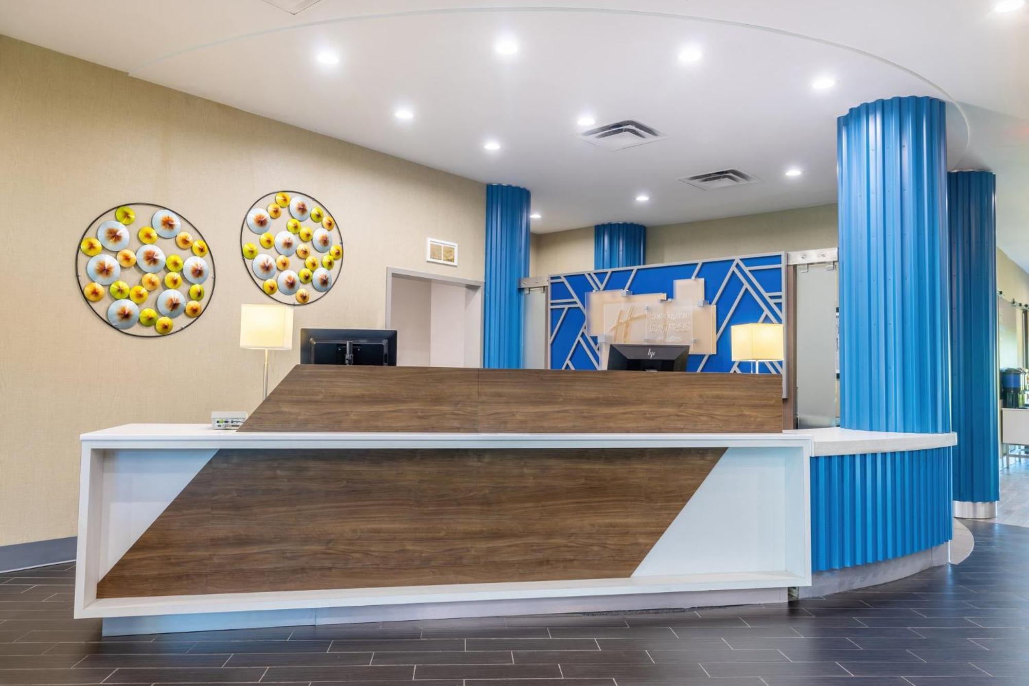 Holiday Inn Express & Suites Kansas City Airport By Ihg Zewnętrze zdjęcie