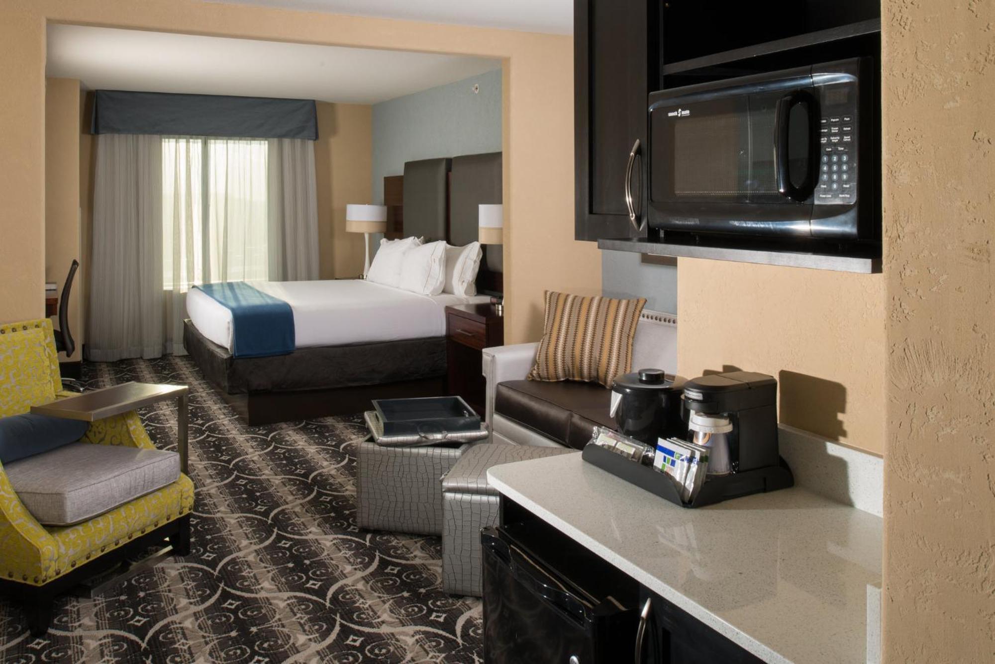 Holiday Inn Express & Suites Kansas City Airport By Ihg Zewnętrze zdjęcie