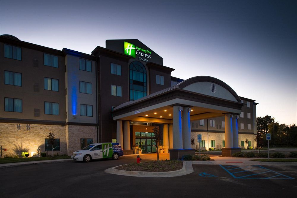 Holiday Inn Express & Suites Kansas City Airport By Ihg Zewnętrze zdjęcie